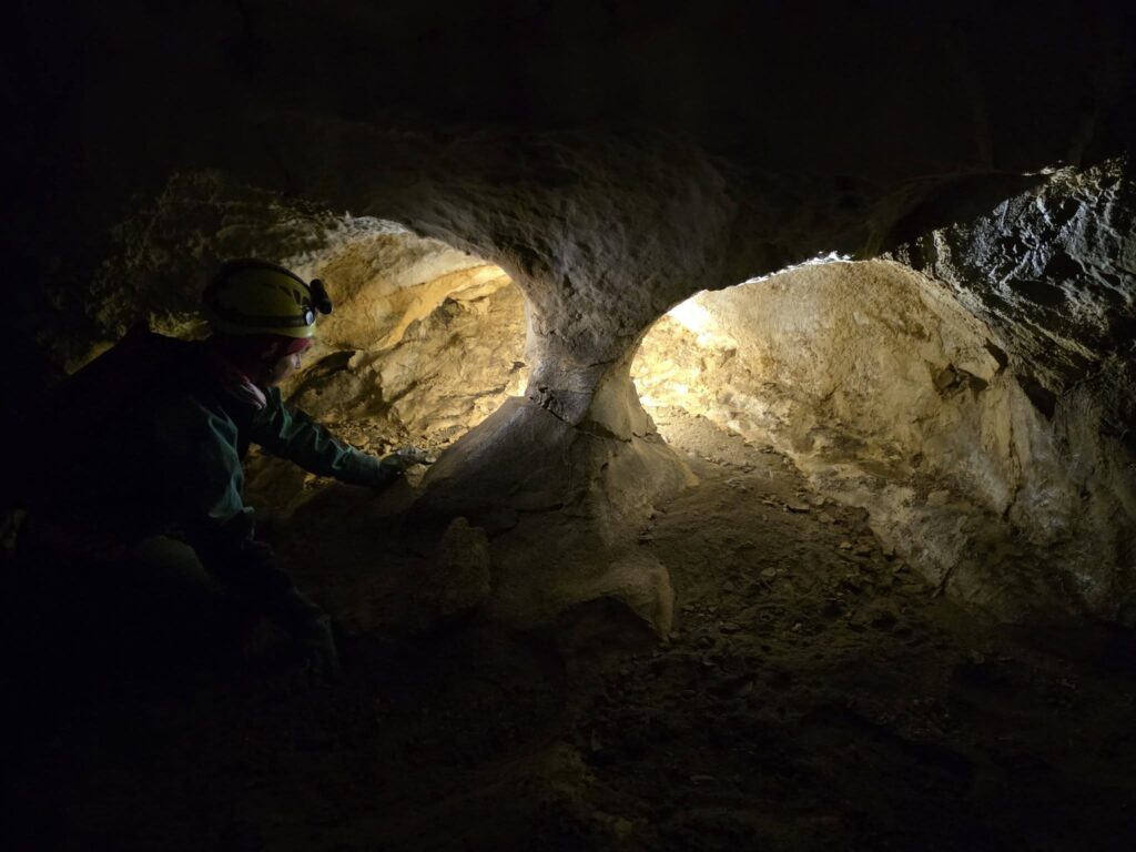 Jaskyňa Kamenné oči